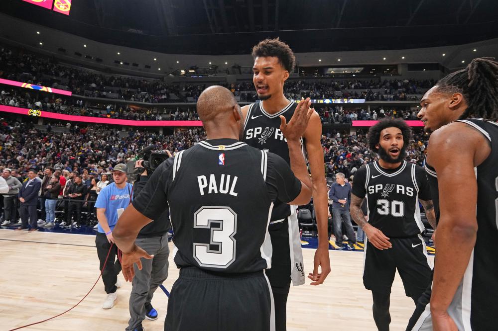 他冷静调整 他冷静调整