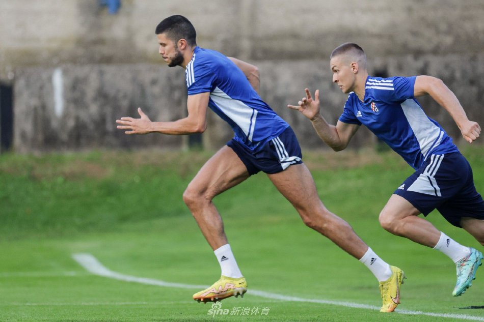 克罗伊与托 克罗伊与托