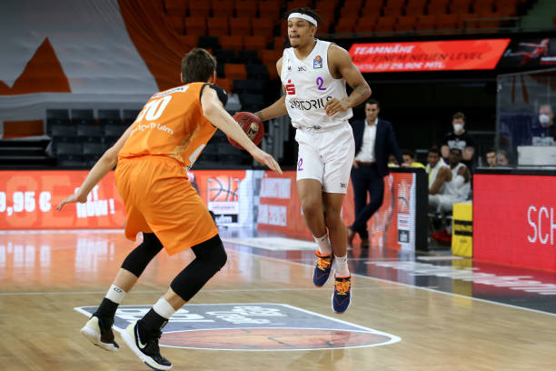 助队伍渡过 助队伍渡过