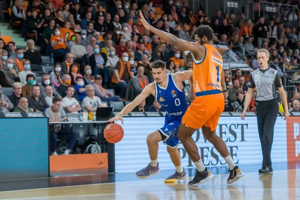 战术上进行 战术上进行