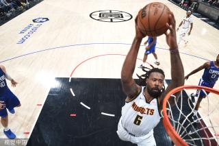 都表现出色 都表现出色